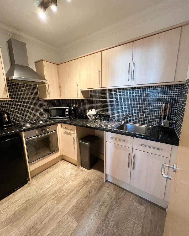 Cosy Town Centre Apartment Close To Beach Борнмът Екстериор снимка